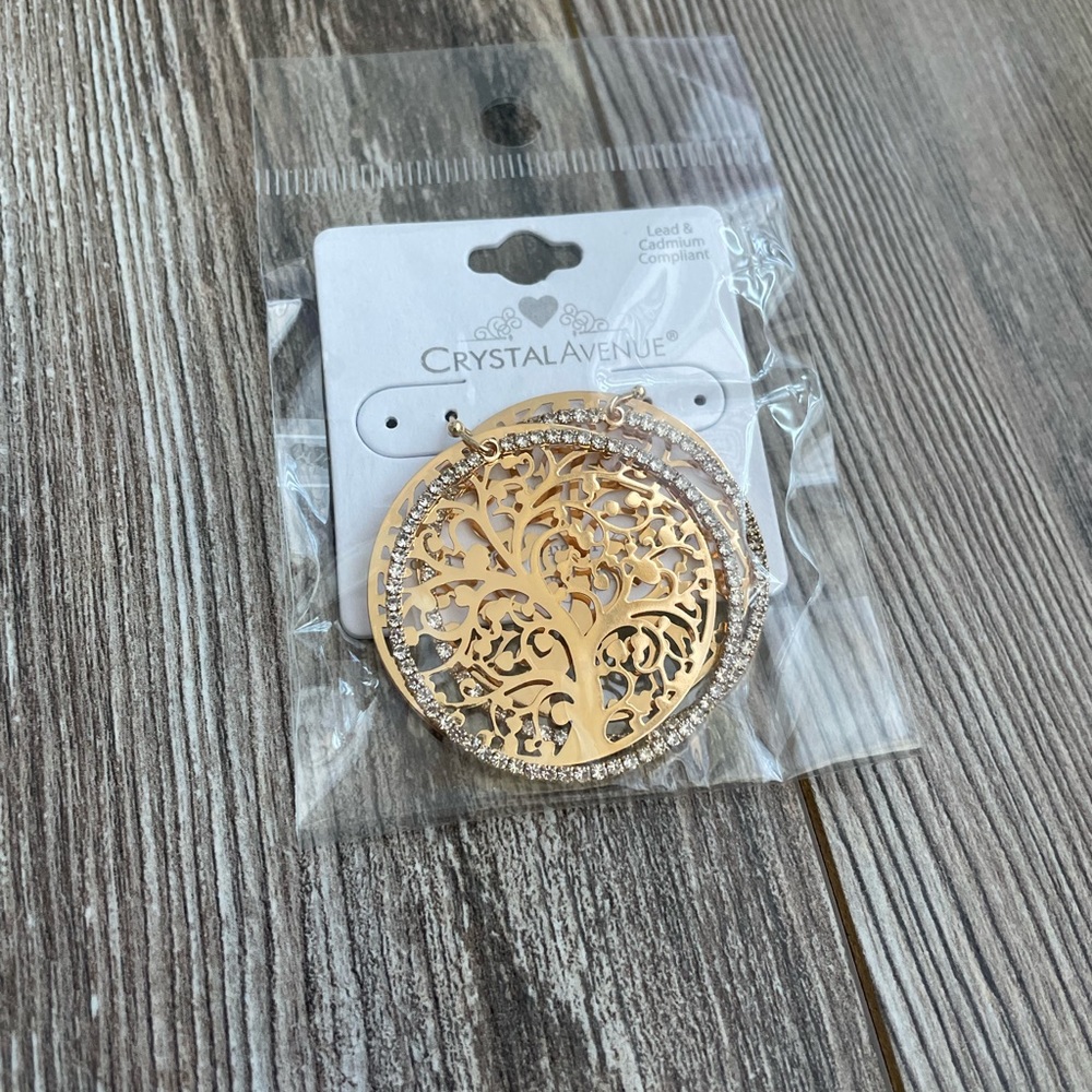 🌴3/$10- Family Tree Golden Earrings